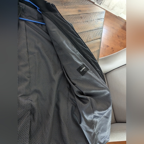 Express 48r slim light weight coat - Picture 2 of 3